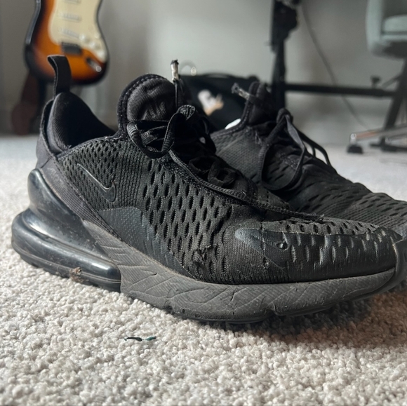 Nike Air Max 270s - Picture 3 of 4